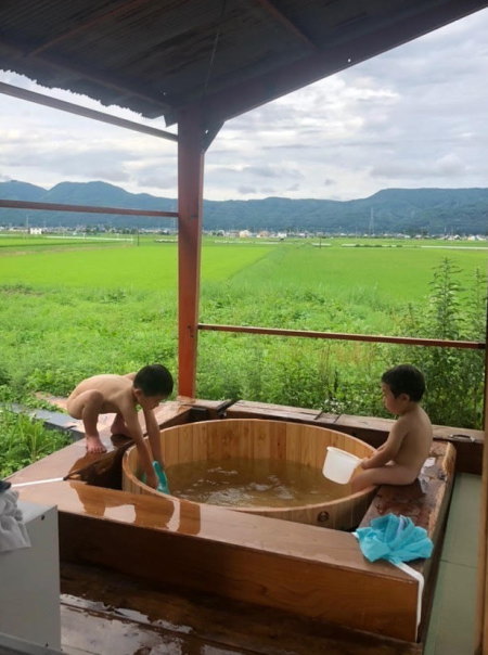 最新デザインの 薪風呂 特別なオファー 工場で組み立て済み 入浴用品 外室お風呂 木風呂 露天風呂 浴槽 バス スパ